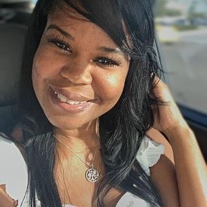 Meet your Posher, Dayana